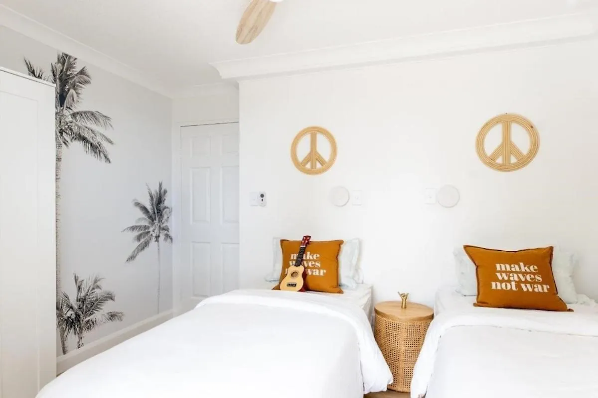 Ocean View Coastal Haven In Burleigh Heads Apartment Gold Coast 0*,